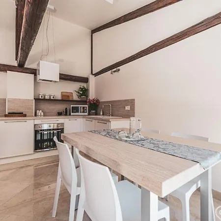 Place - Specchio Appartement